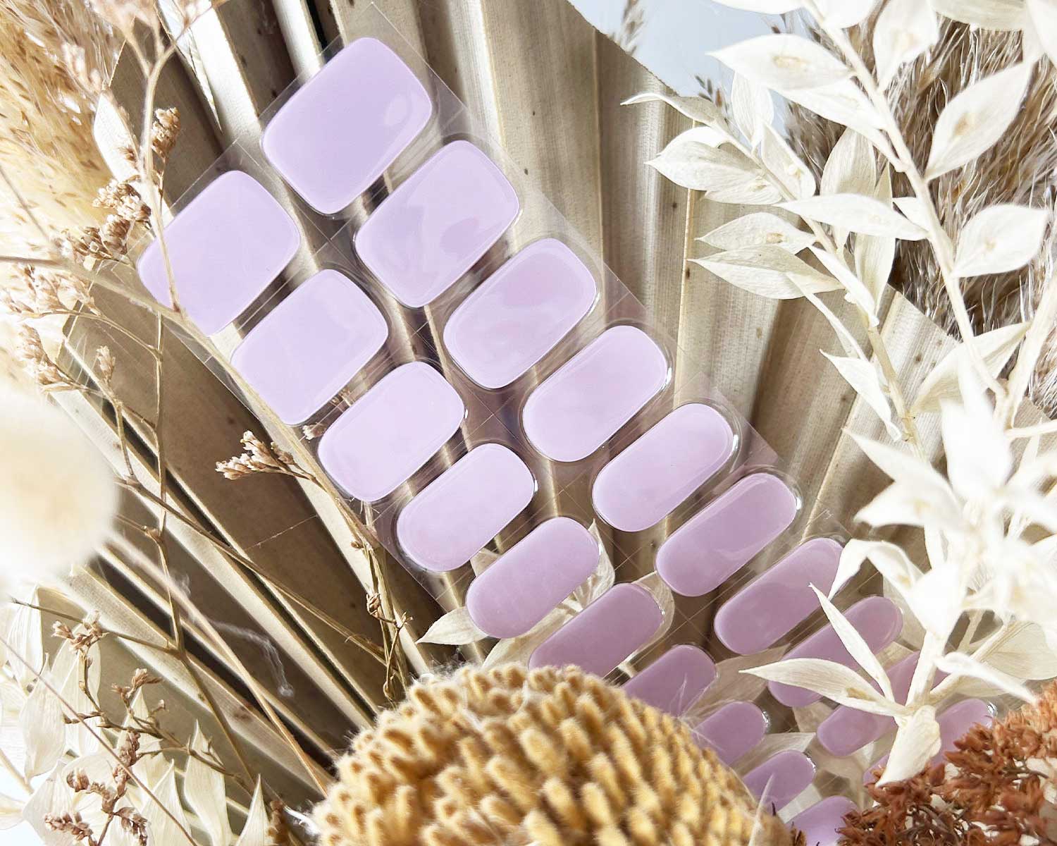 La-Bek_0001_Lavender-Haze-Semi-cured-gel-nails-mock2-new