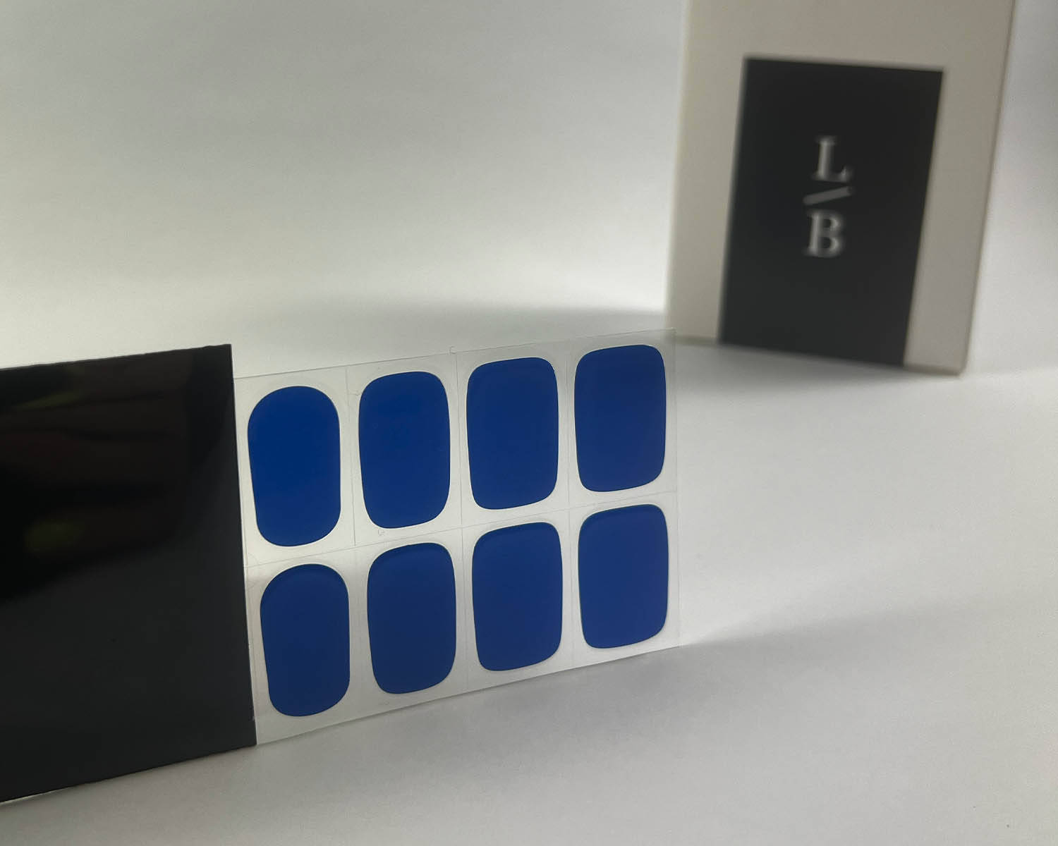 navy-pool_0002_semi-cured-gel-nails-blackstrip