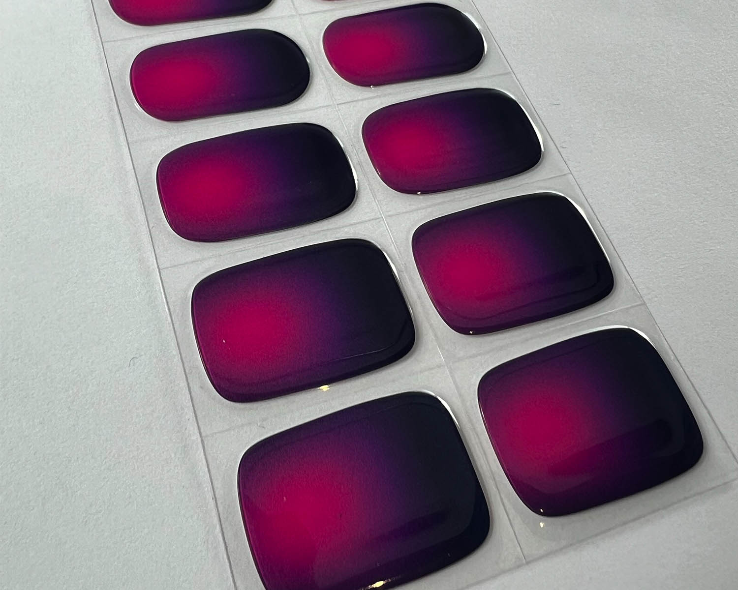 fuchsia-blast_0003_semi-cured-gel-nails-angle