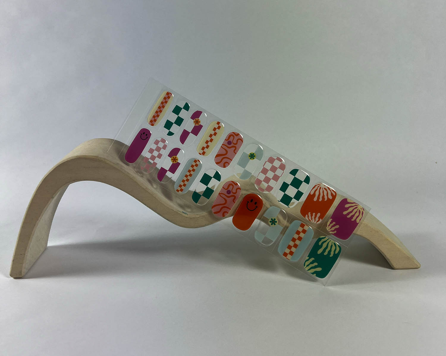 summer-vacay_0000_semi-cured-gel-nails-mock2