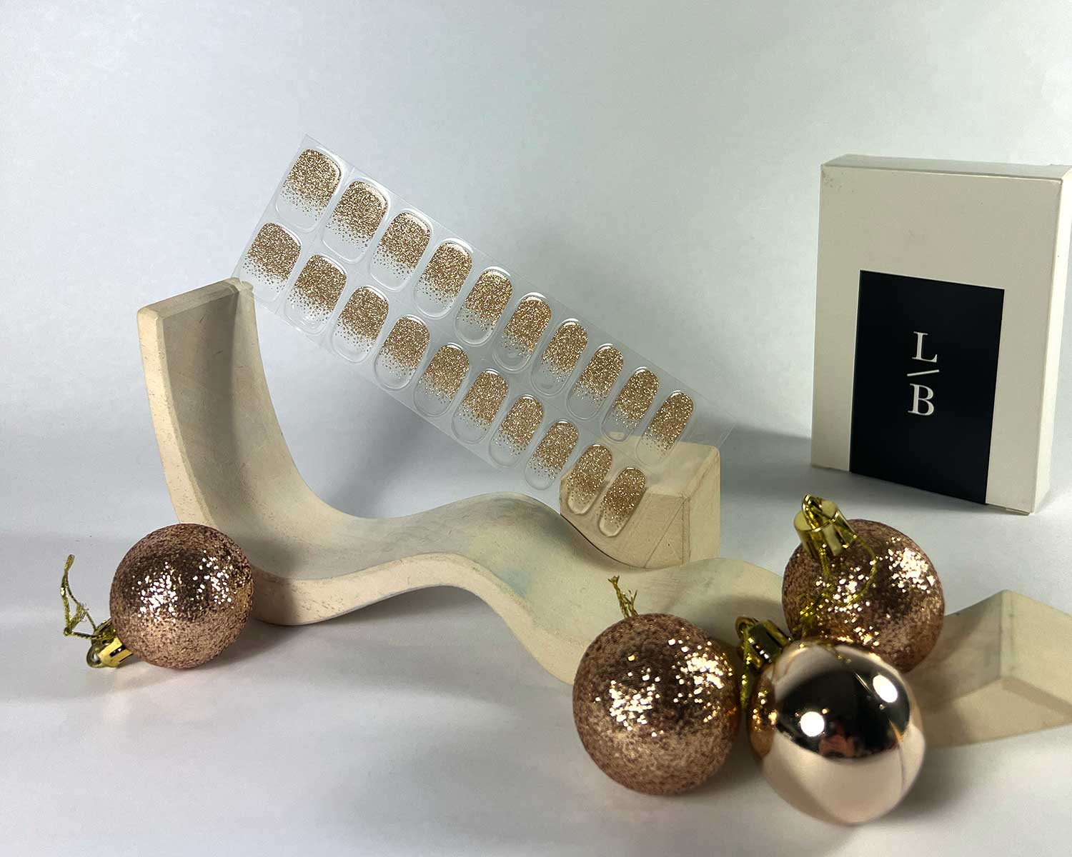 champagne-glitter-semi-cured-nails-bag-mock2