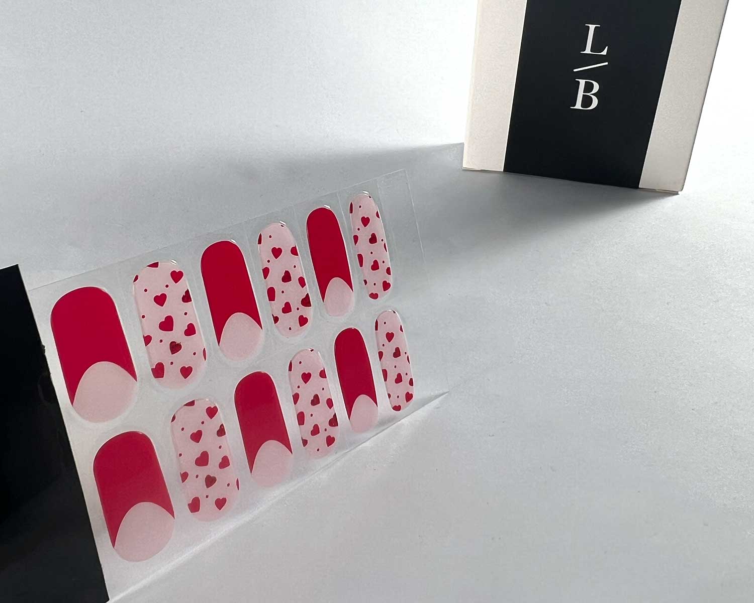 french-love-semi-cured-gel-nail-black-stripe-angle