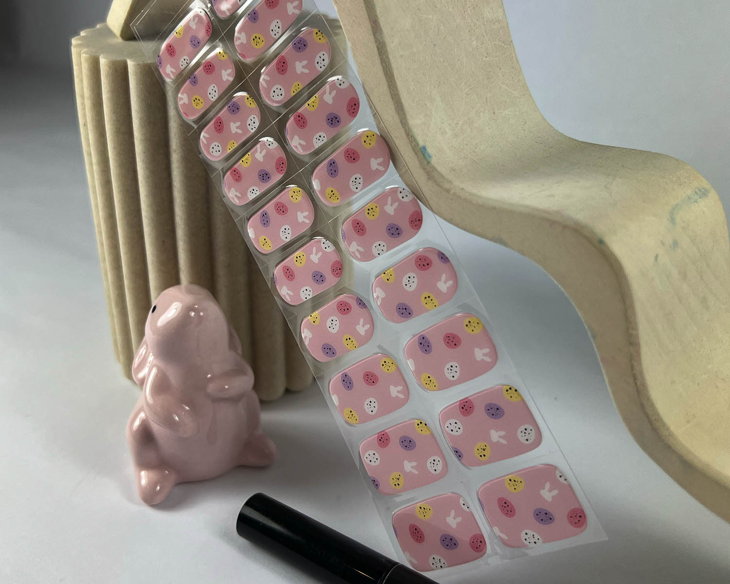 egg-hunt-_0002_semi-cured-gel-nails-mock-4