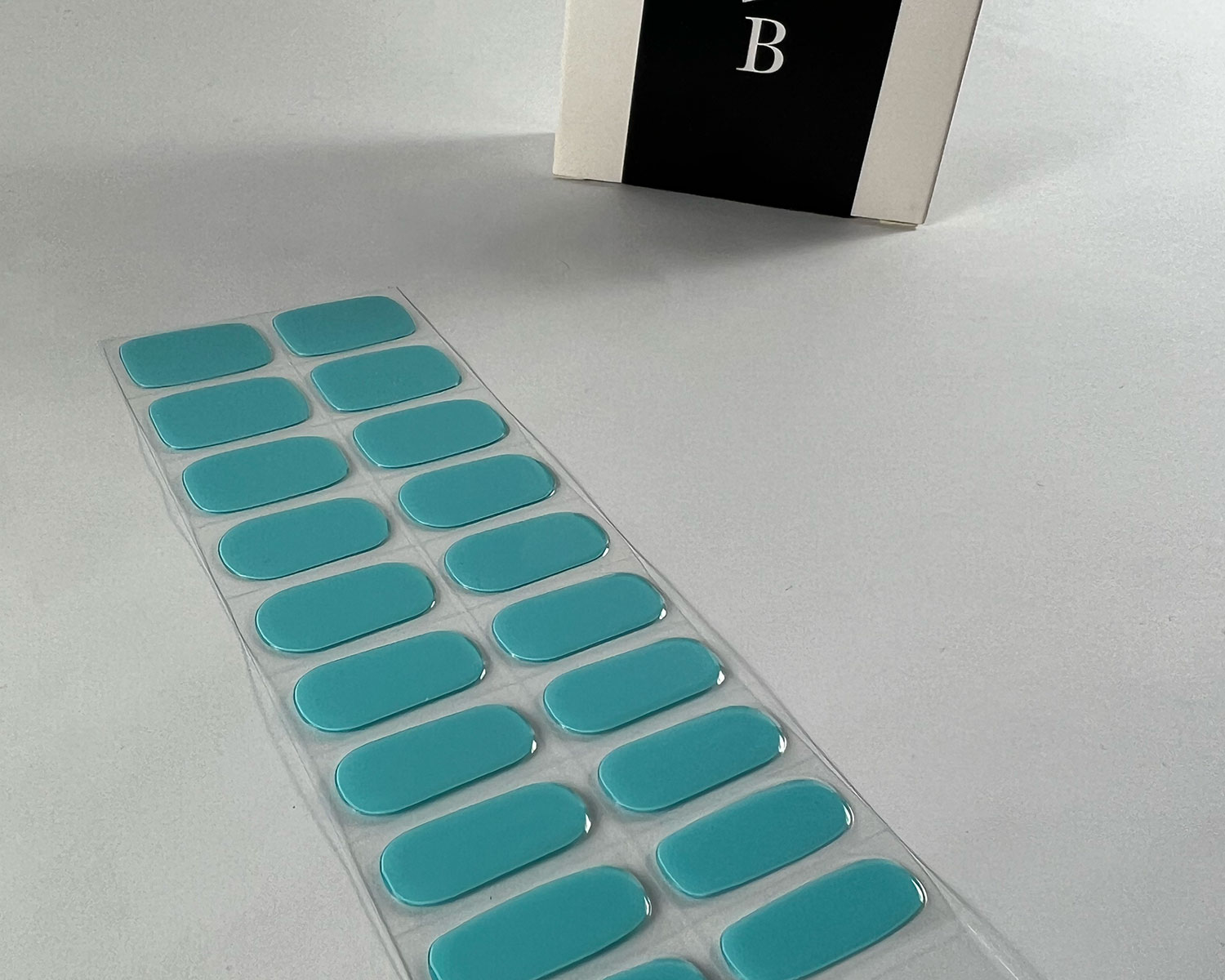 turquoise-dream-semi-cured-gel-nail-angle