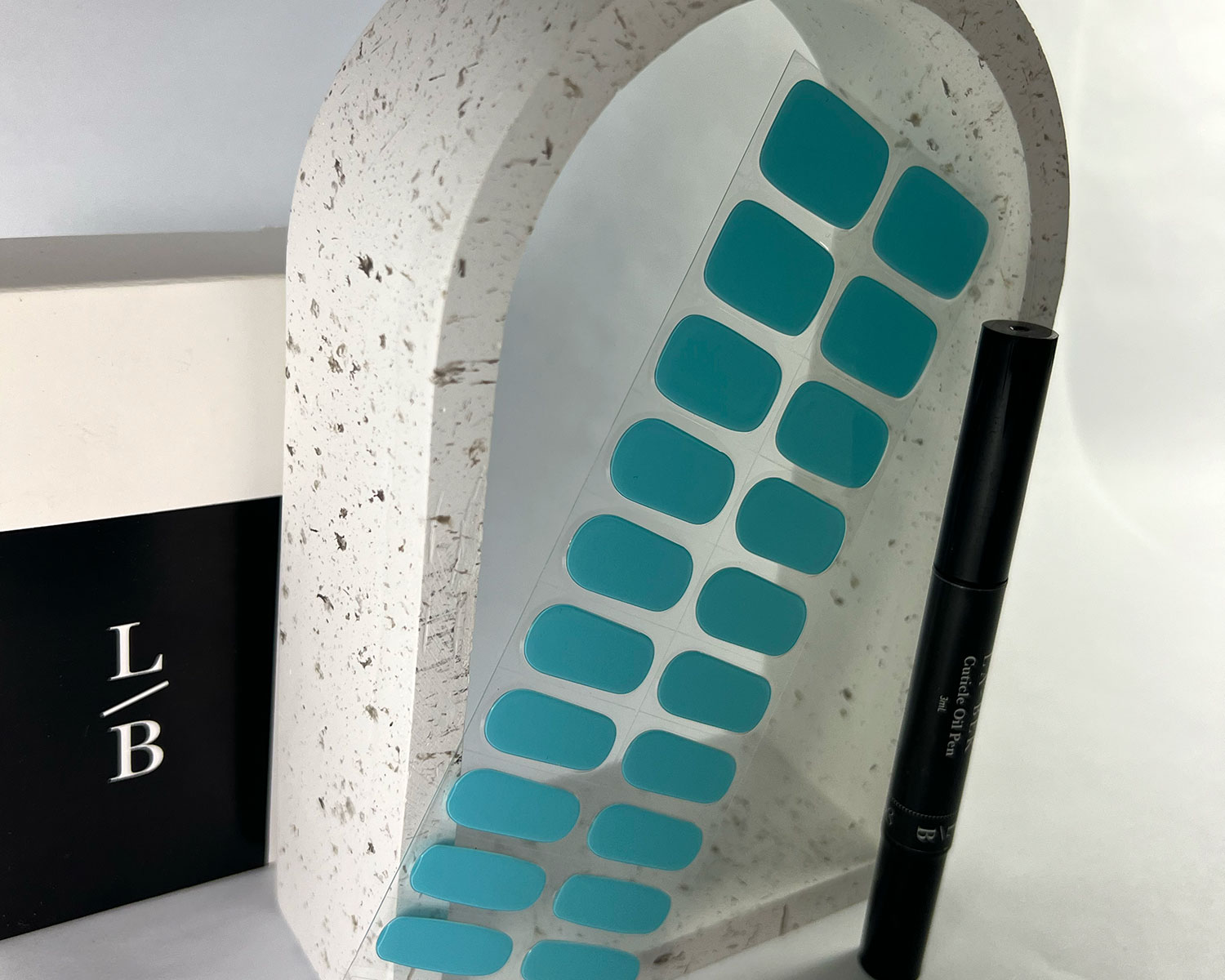 turquoise-dream-semi-cured-gel-nail-mockup