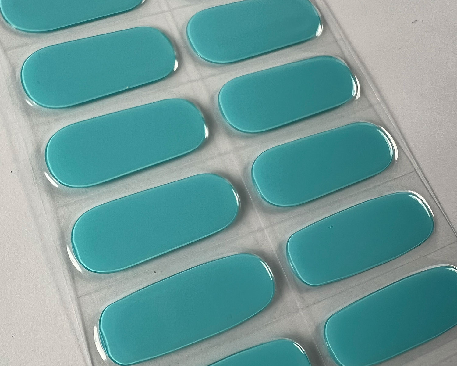 turquoise-dream-semi-cured-gel-nail-zoom