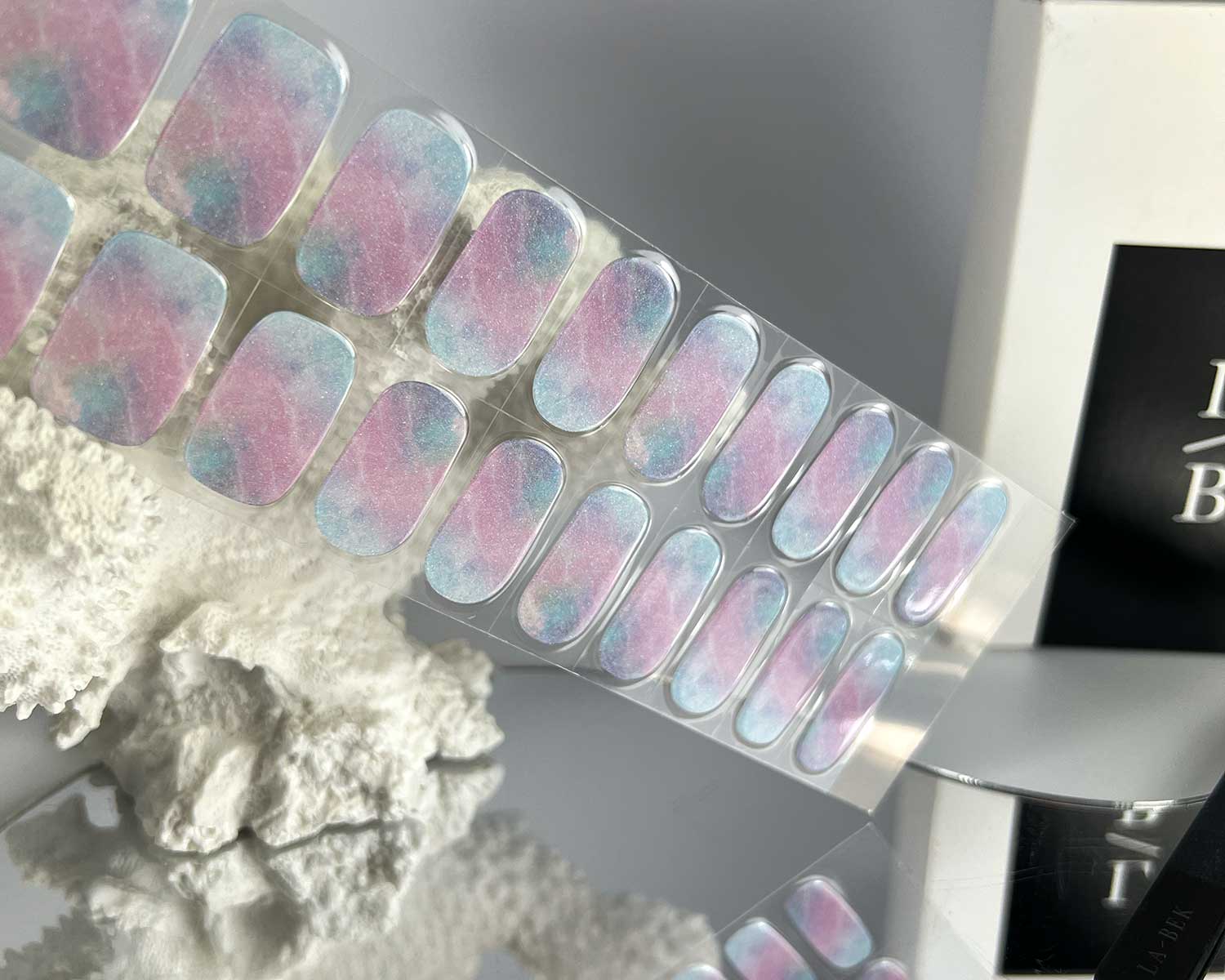 mermaid-glitter-semi-cured-gel-nails-mock-angle