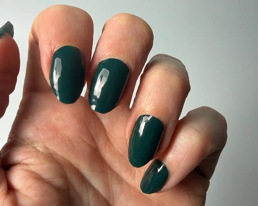 uv-free-gel-nail-wrap-bottle-green-la-bek-australia-on-hand